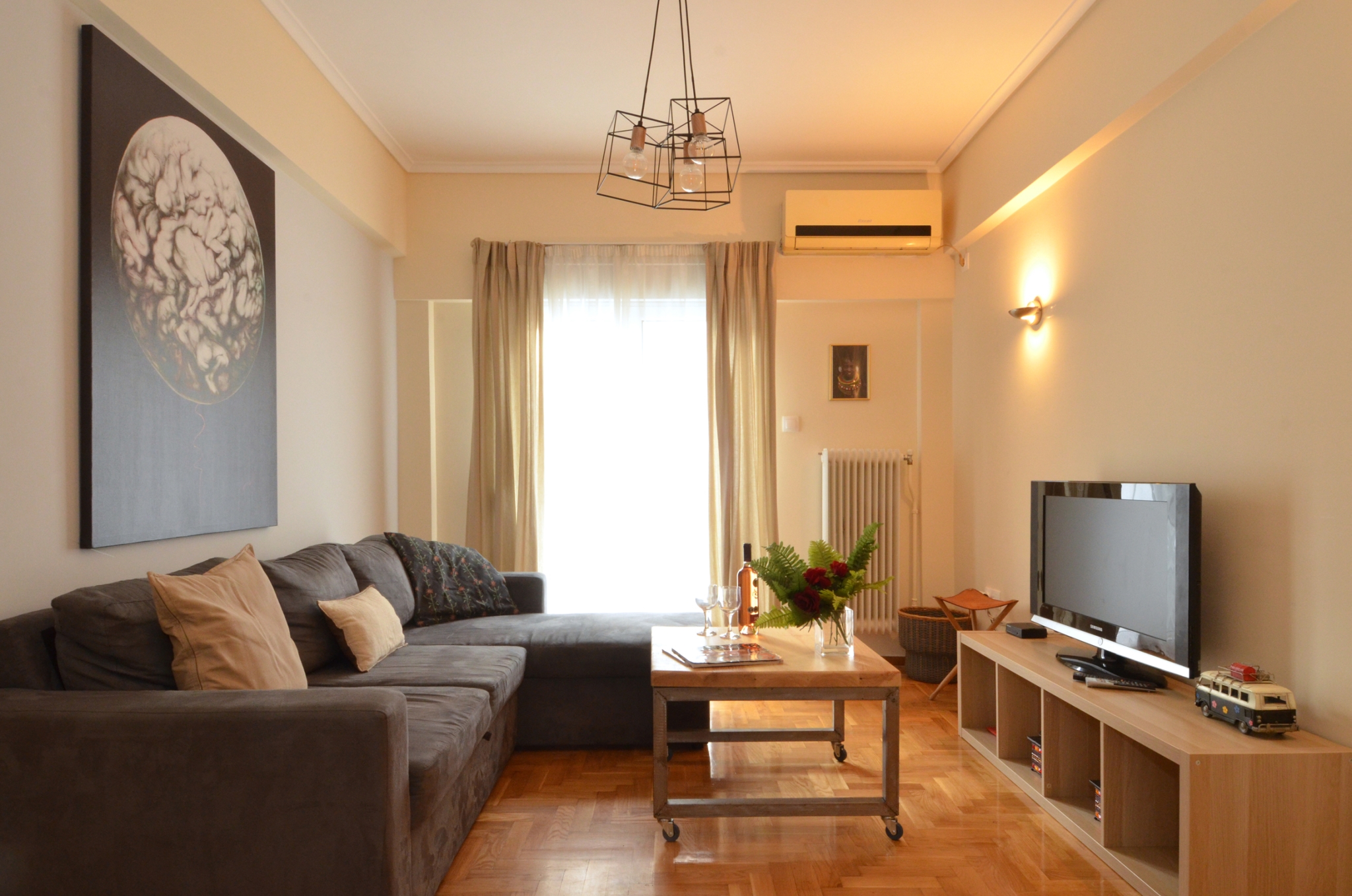 Exarchia, a Heart Warming Apartment near the Greek National Archaeological Museum.