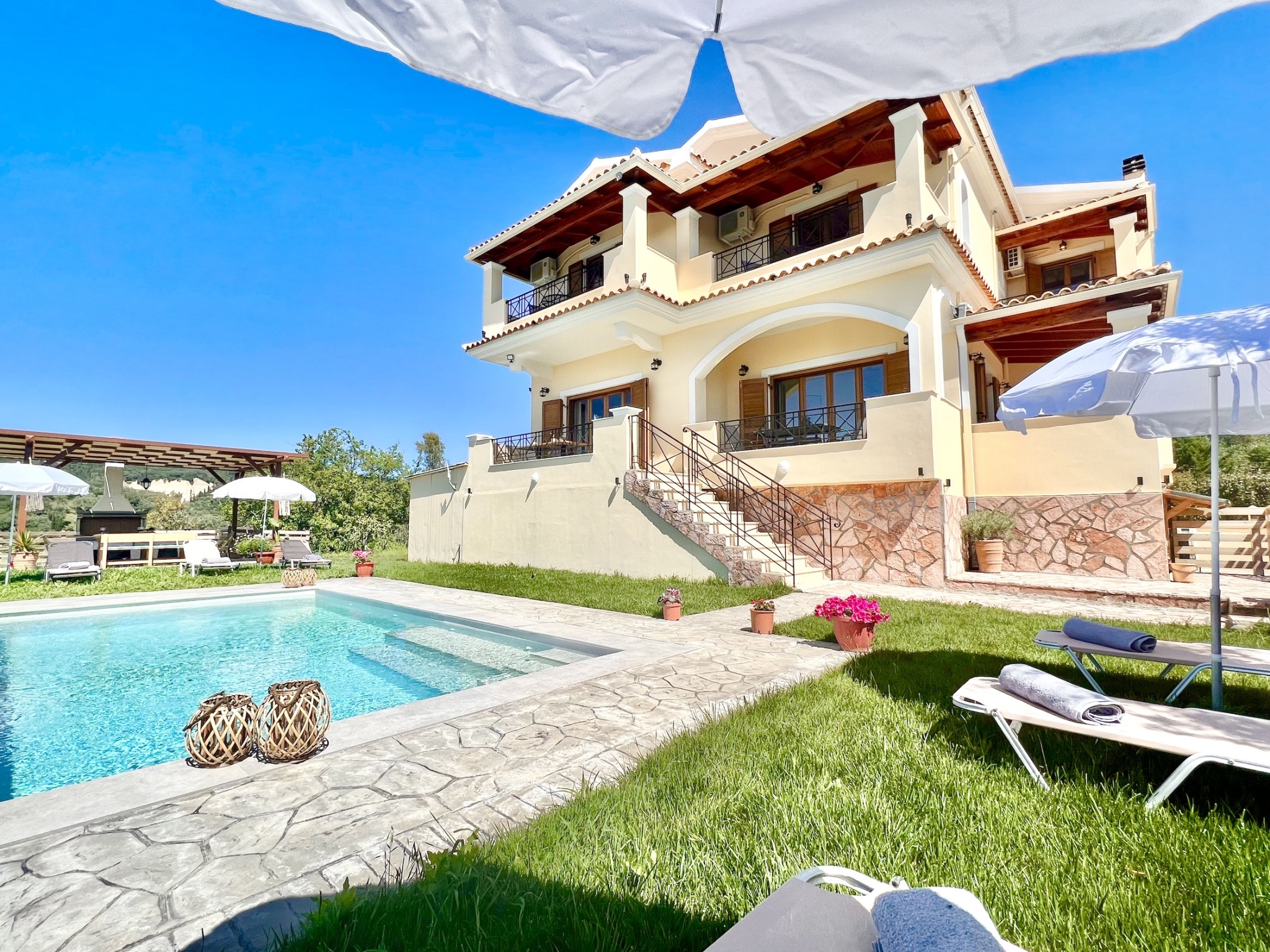 Luxury Villa Makris with private heated pool